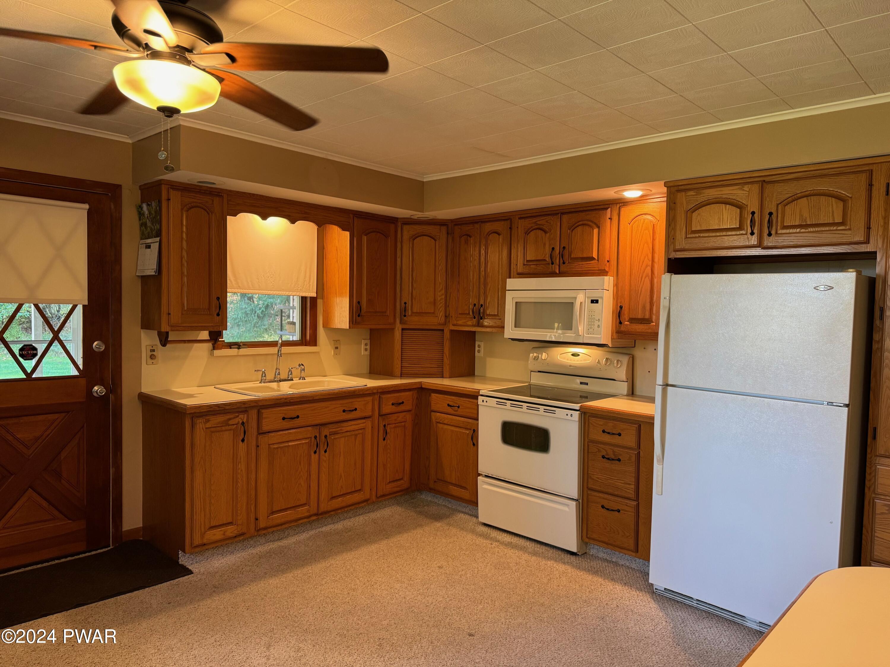 454 O'Connell Road Waymart, PA 18472 - Photo 4 of 29