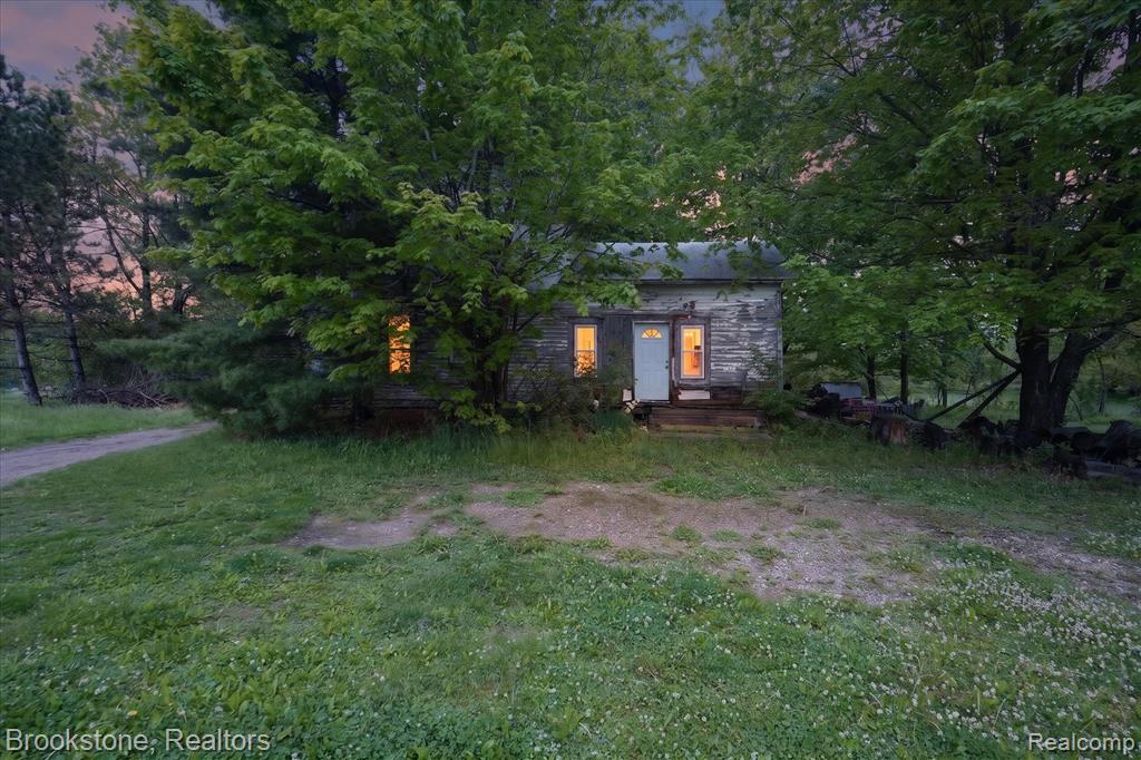 4658 East Territorial Road Pleasant Lake, MI 49272 - Photo 1 of 18