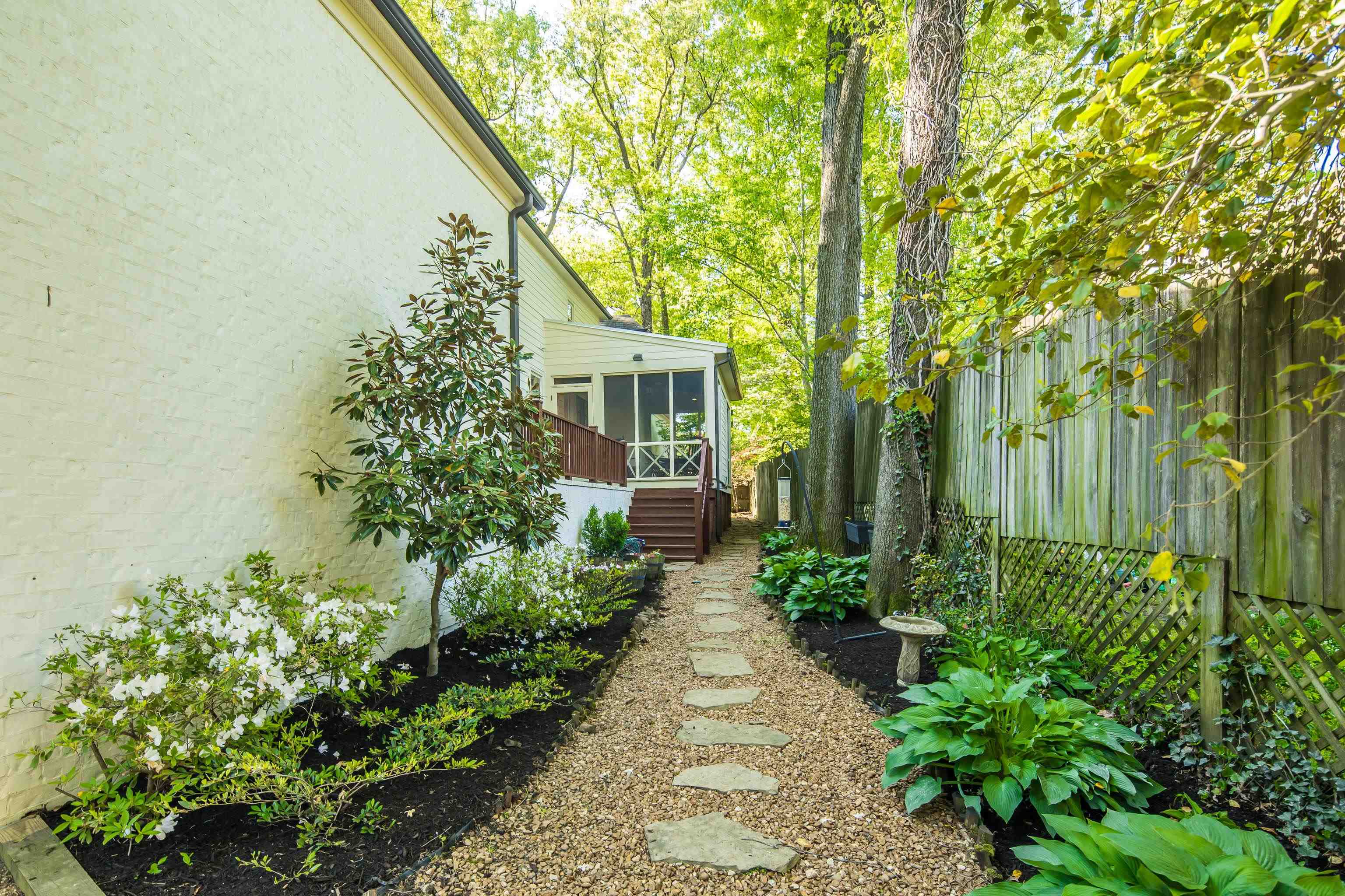 237 Windover Road Memphis, TN 38111 - Photo 35 of 37 View of yard with a sunroom
