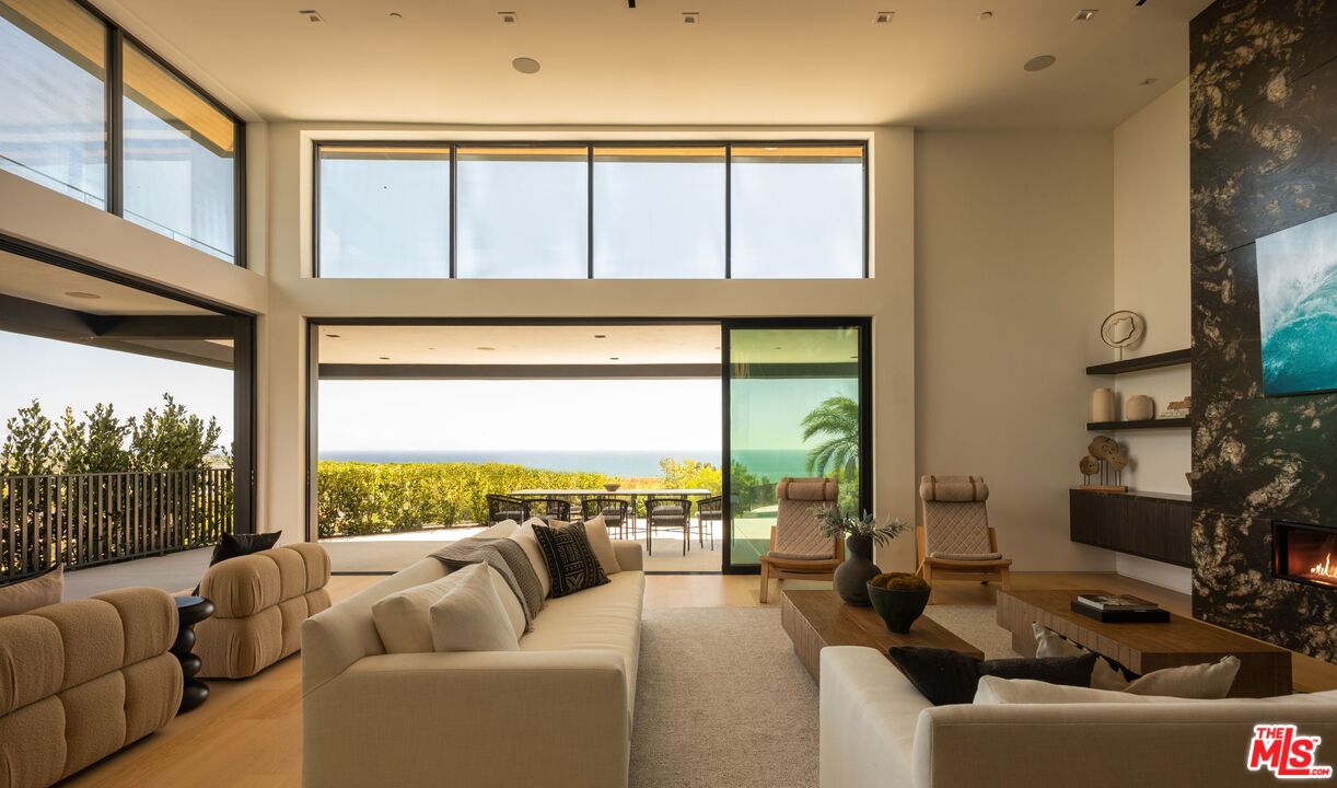 29800 Cuthbert Road Malibu, CA 90265 - Photo 13 of 35