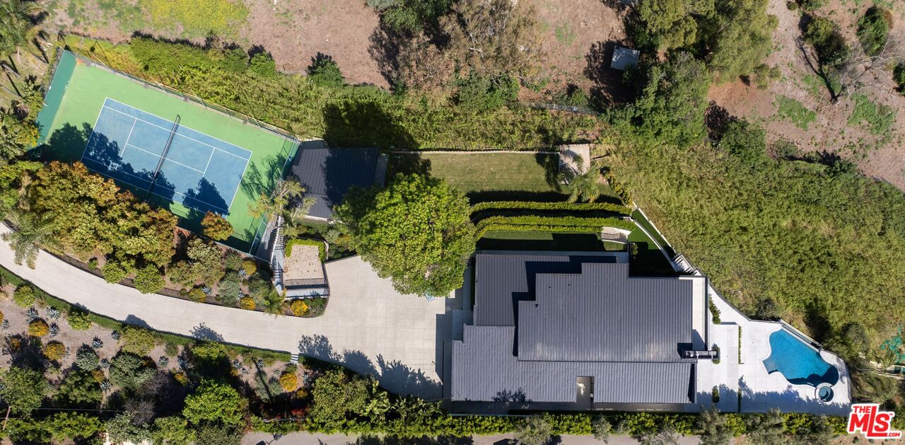 29800 Cuthbert Road Malibu, CA 90265 - Photo 2 of 35