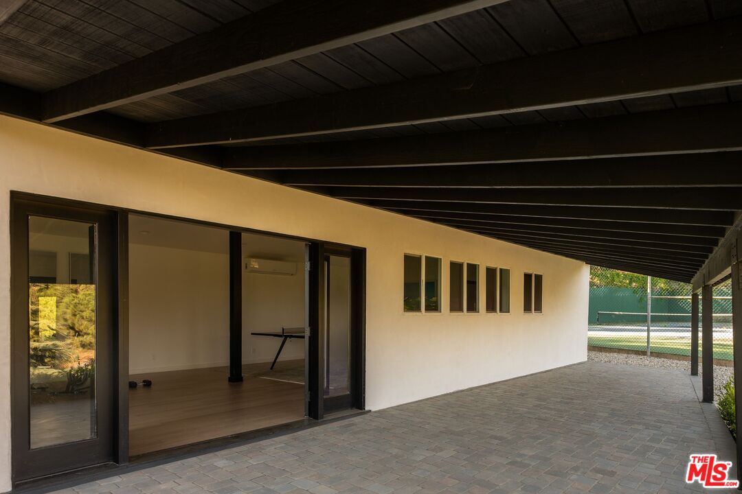 29800 Cuthbert Road Malibu, CA 90265 - Photo 32 of 35