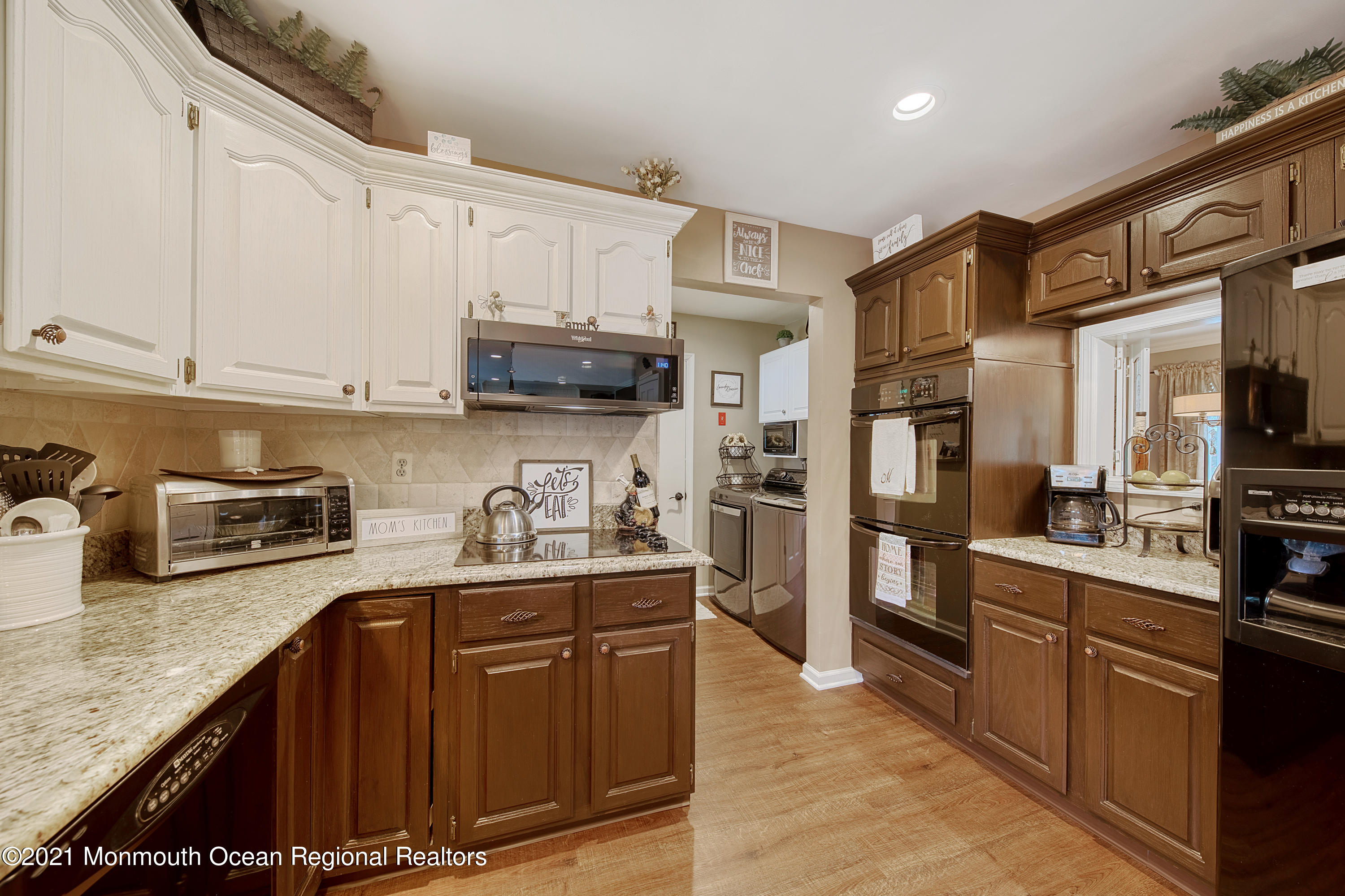 292 Bartley Road Jackson, NJ 08527 - Photo 10 of 28 TWO TONE CABINETRY