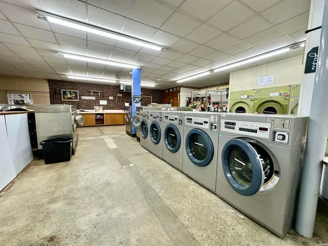 $319,000 | 407 South Park Drive, Huntingburg, IN 47542