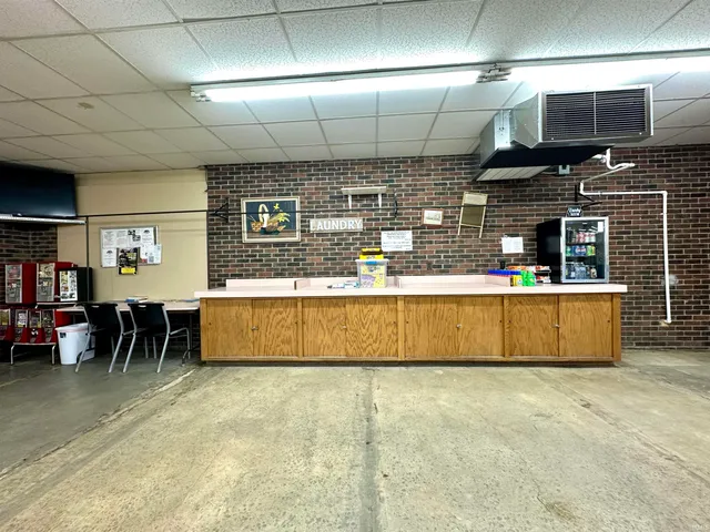 $319,000 | 407 South Park Drive, Huntingburg, IN 47542