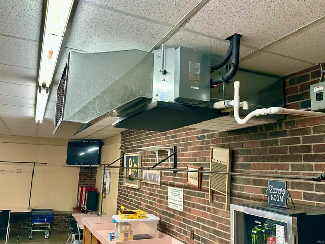 $319,000 | 407 South Park Drive, Huntingburg, IN 47542