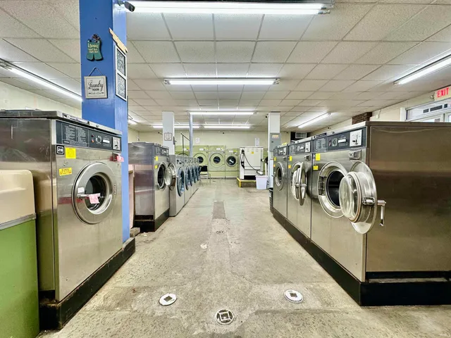 $319,000 | 407 South Park Drive, Huntingburg, IN 47542