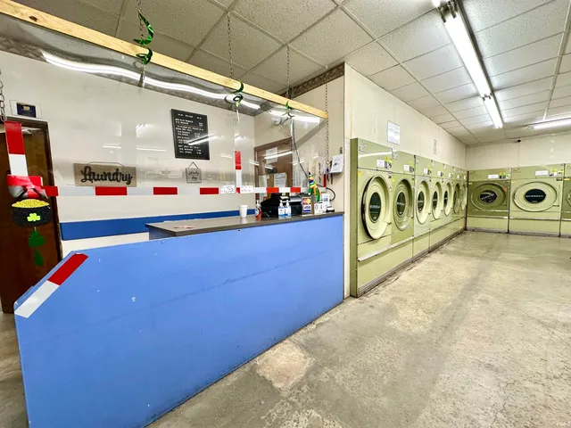 $319,000 | 407 South Park Drive, Huntingburg, IN 47542