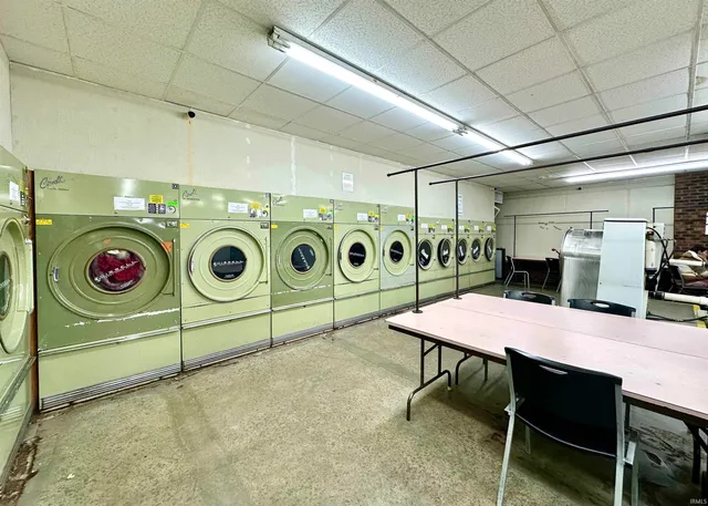 $319,000 | 407 South Park Drive, Huntingburg, IN 47542