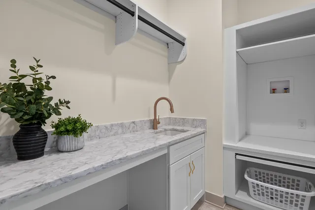 $865,000 | 6638 Pelican Street, Bettendorf, IA 52722