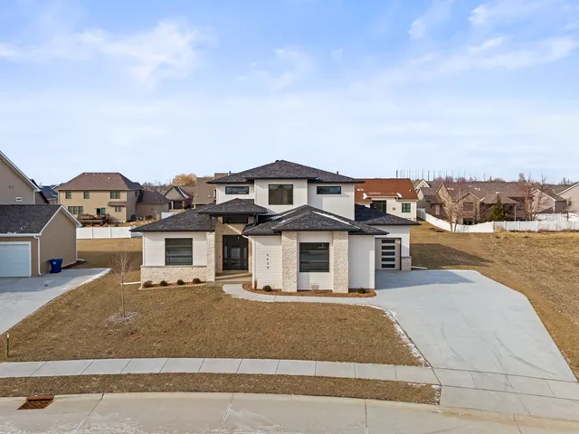 $865,000 | 6638 Pelican Street, Bettendorf, IA 52722