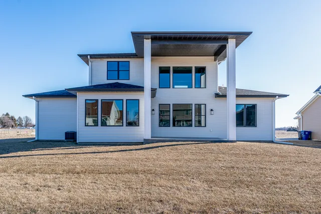 $865,000 | 6638 Pelican Street, Bettendorf, IA 52722