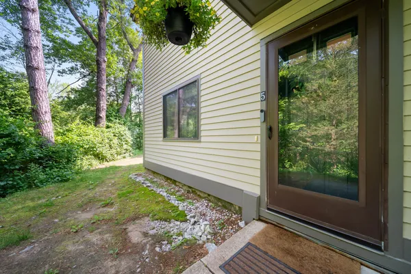 $275,000 | 9 Swiftwater Drive, Unit 5, Allenstown, NH 03275