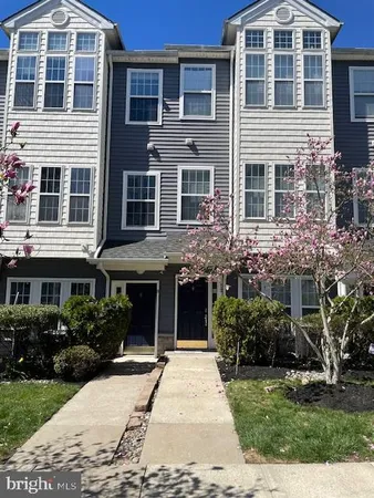 $2,900 | 8 Swan Court, Delran, NJ 08075