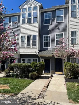 $2,900 | 8 Swan Court, Delran, NJ 08075
