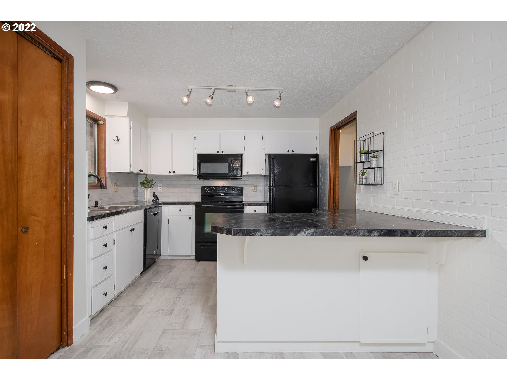 14008 Southeast Rusk Road Milwaukie, OR 97267 - Photo 11 of 28