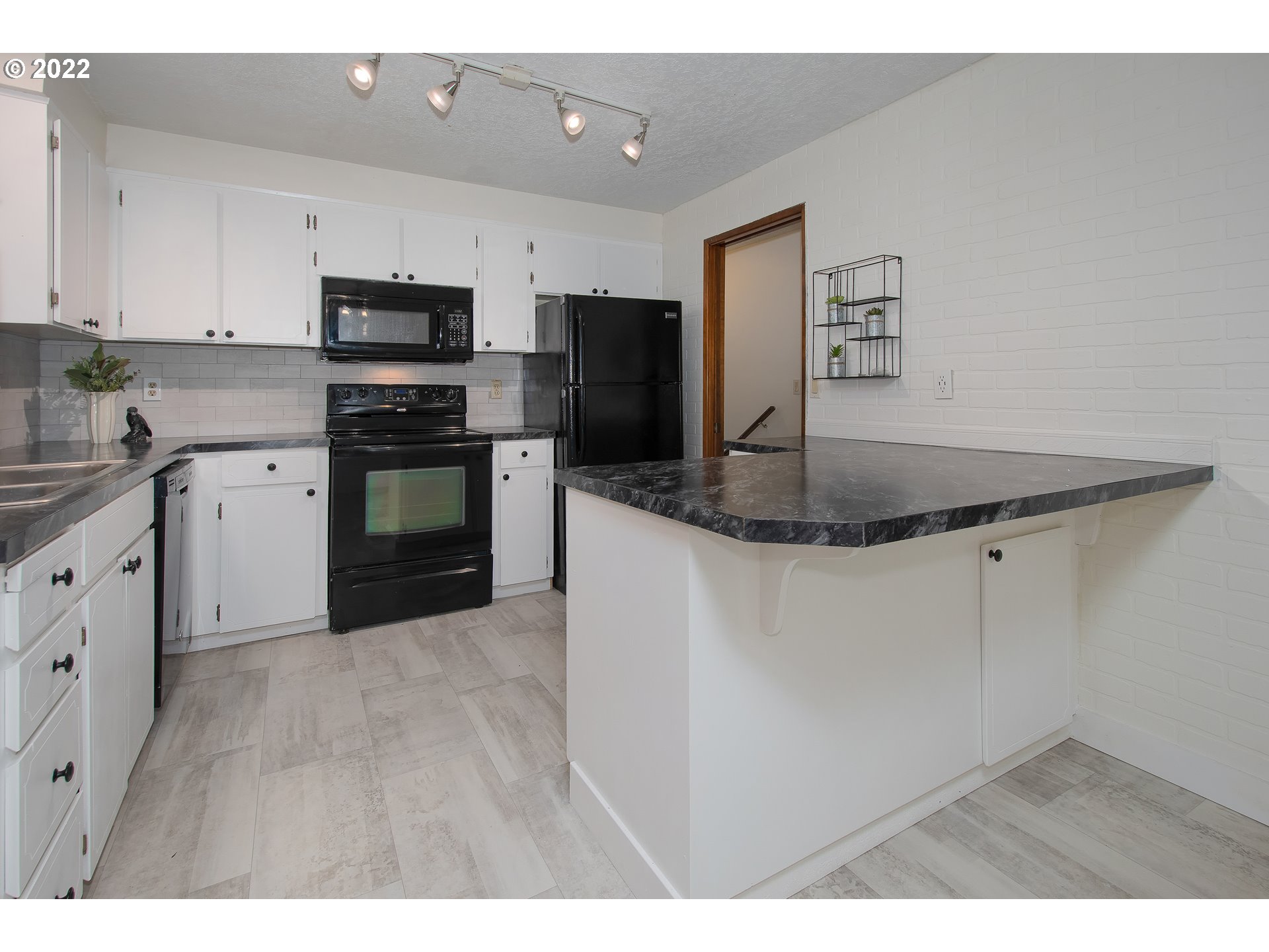 14008 Southeast Rusk Road Milwaukie, OR 97267 - Photo 10 of 28