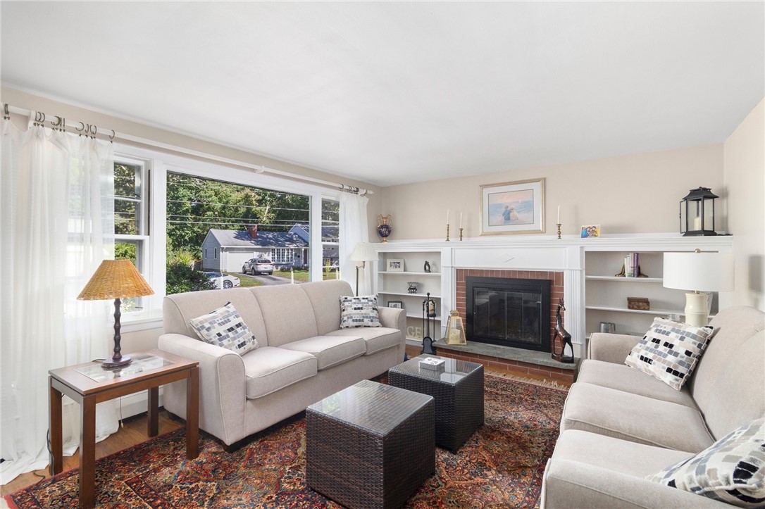 133 Brookhaven Road North Kingstown, RI 02852 - Photo 5 of 42 Gallery Image 5