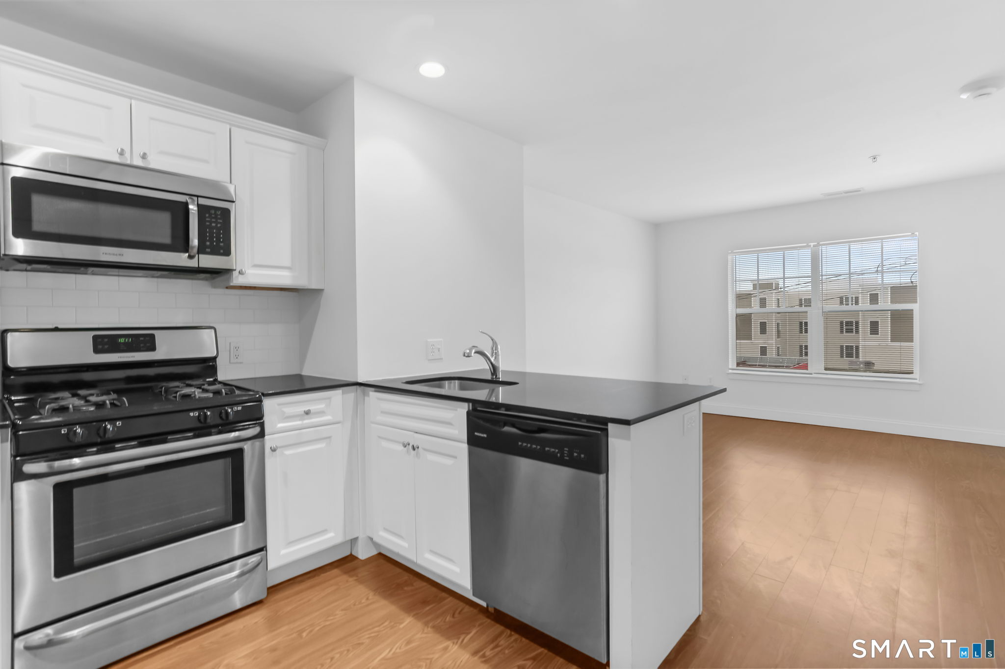 947 Hope Street, Unit 402 Stamford, CT 06907 - Photo 10 of 27