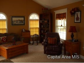 17477 Old Fairgrounds Road Petersburg, IL 62675 - Photo 5 of 24 Gallery Image 5