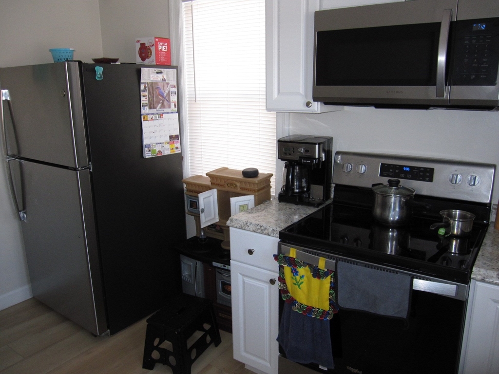 17 Anzio Road Framingham, MA 01702 - Photo 5 of 17 Gallery Image 5