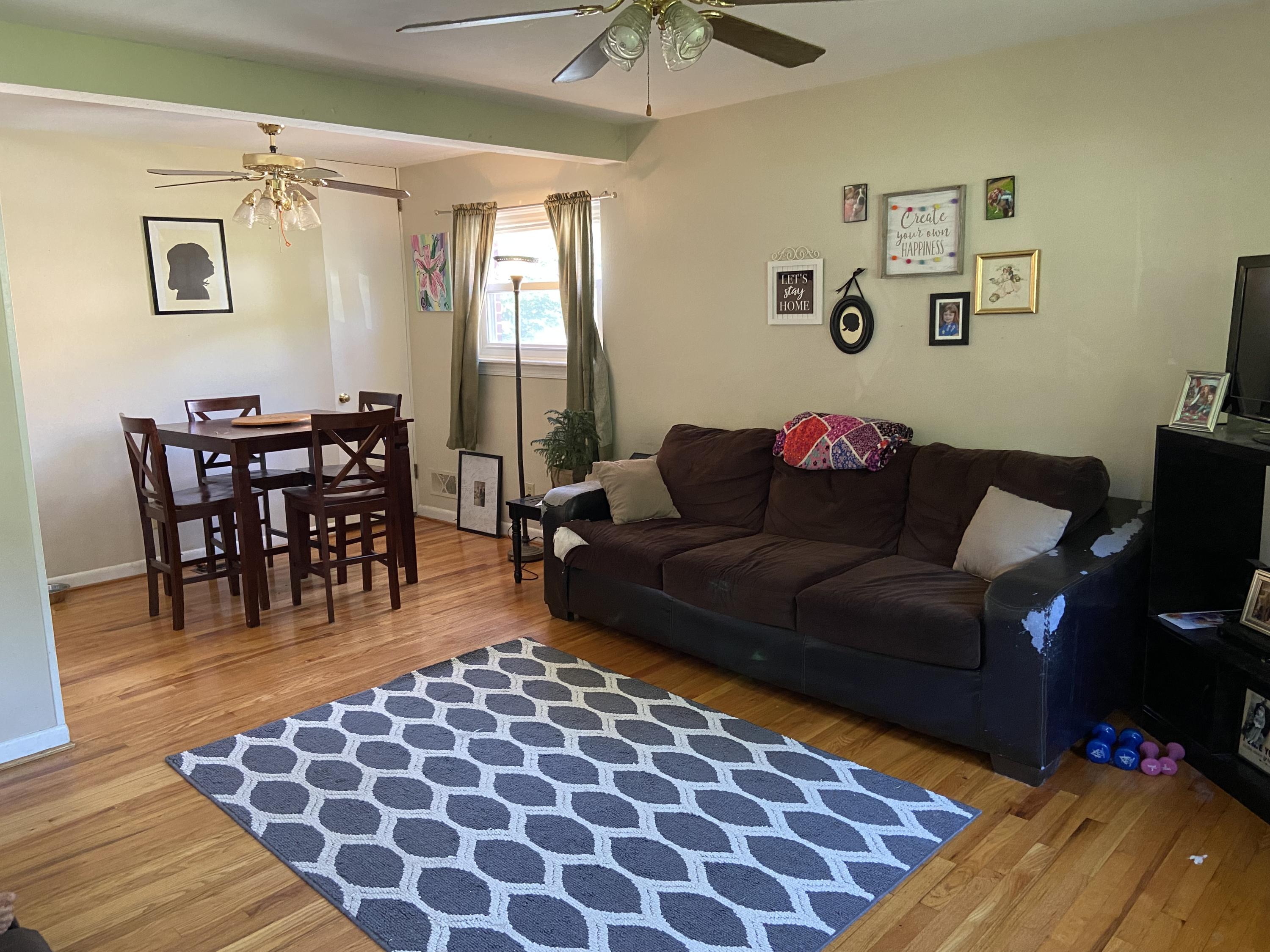 1001 Estates Road Southeast Roanoke, VA 24014 - Photo 3 of 10 IMG_7419