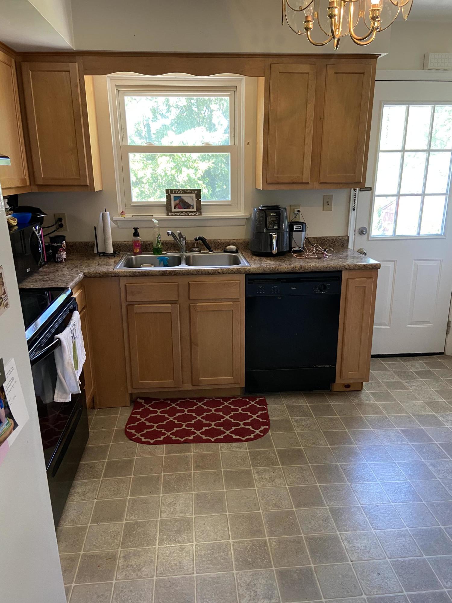 1001 Estates Road Southeast Roanoke, VA 24014 - Photo 5 of 10 IMG_7421