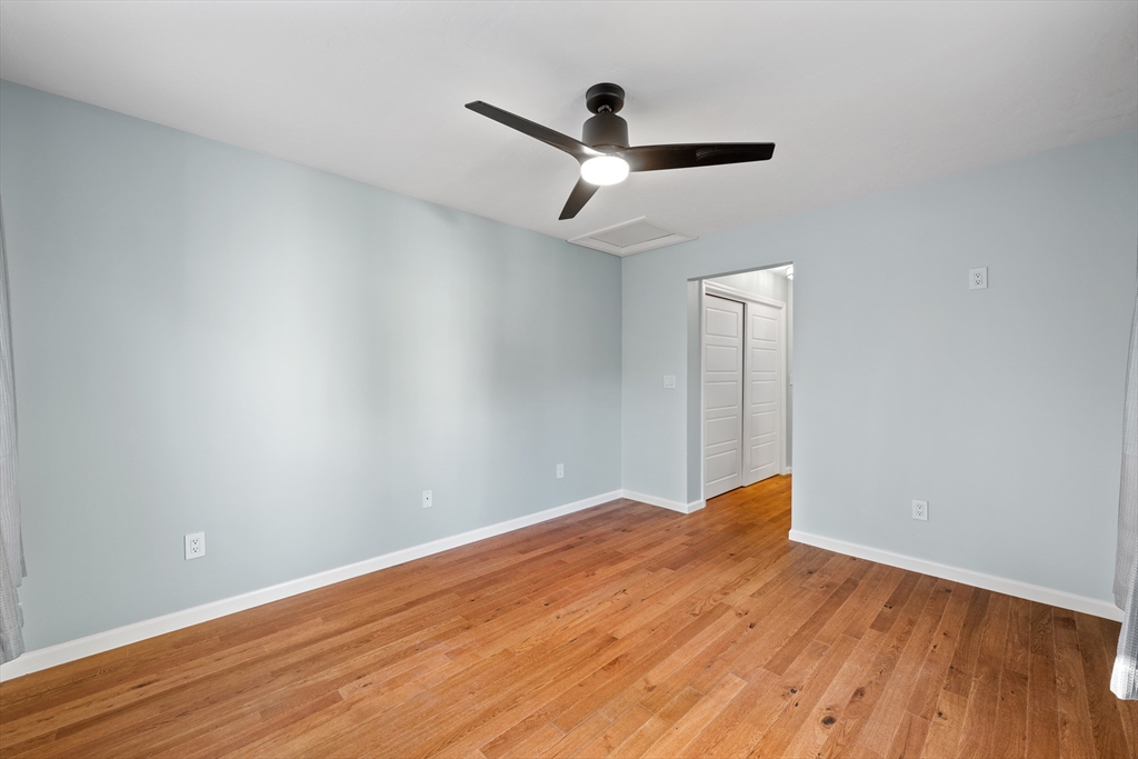 48 Pointe Rok Drive, Unit 48 Worcester, MA 01604 - Photo 21 of 42 a view of a big room with wooden floor