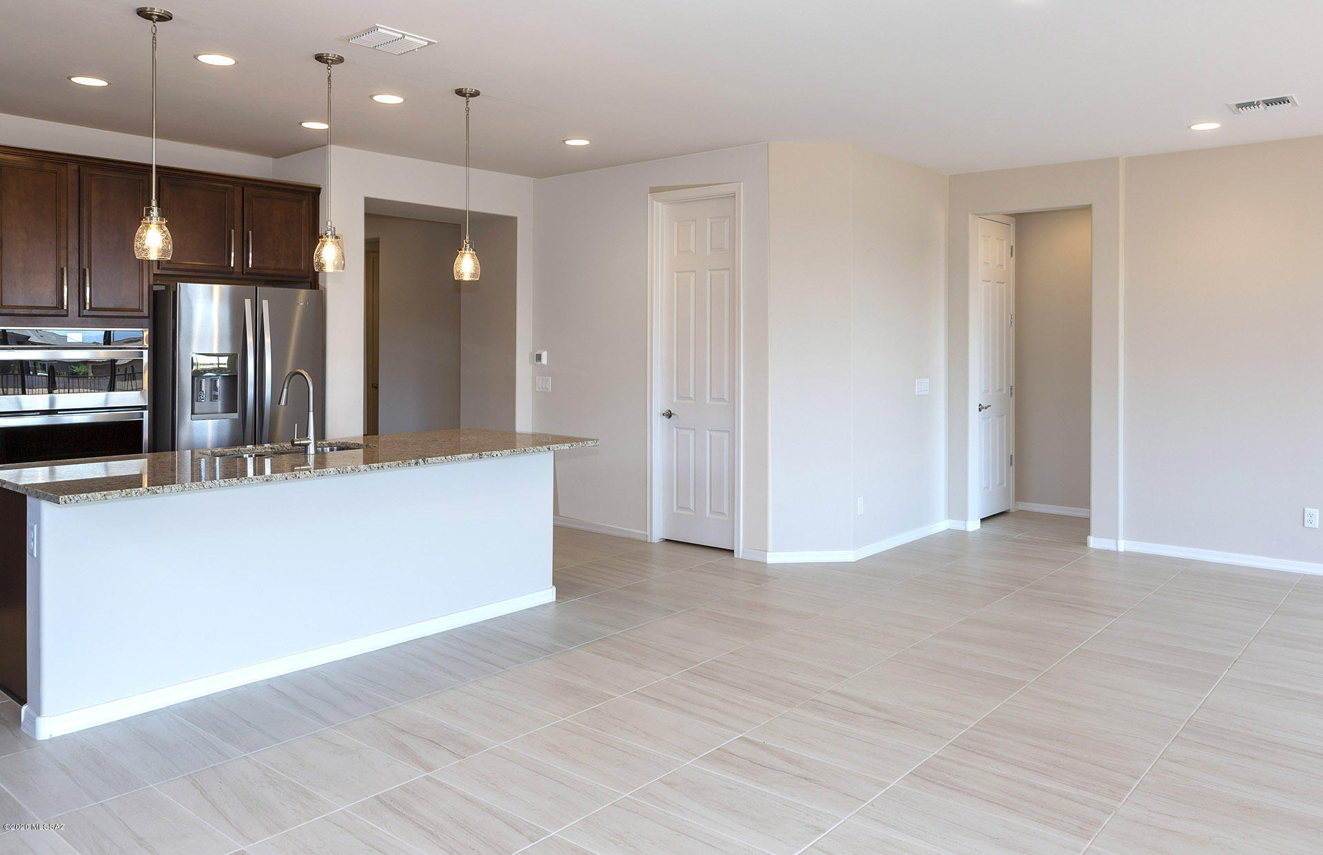 8472 North Lone Ranger Road Tucson, AZ 85743 - Photo 7 of 48 Gallery Image 7