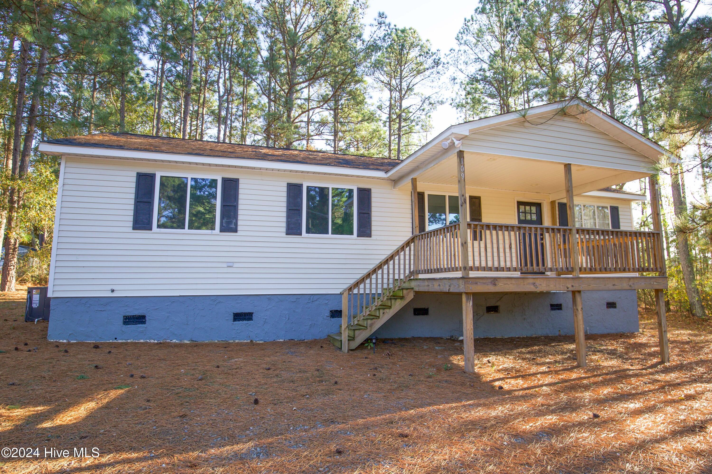 109 Meredith Street Aberdeen, NC 28315 - Photo 1 of 39 109 Meredith St-3