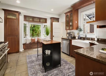 $1,370,000 | 3307 East Pike Street, Seattle, WA 98122