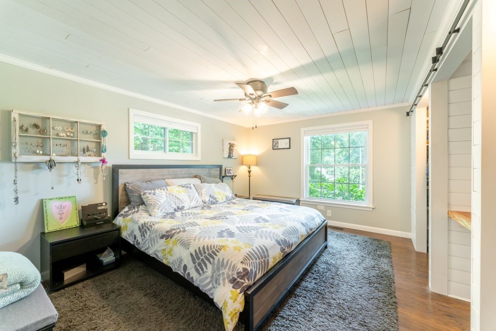 25 Hickory Lane Westerly, RI 02891 - Photo 20 of 32 Primary Bedroon