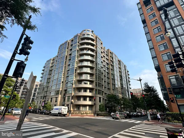 $645,000 | 811 4th Street Northwest, Unit 318, Washington, DC 20001