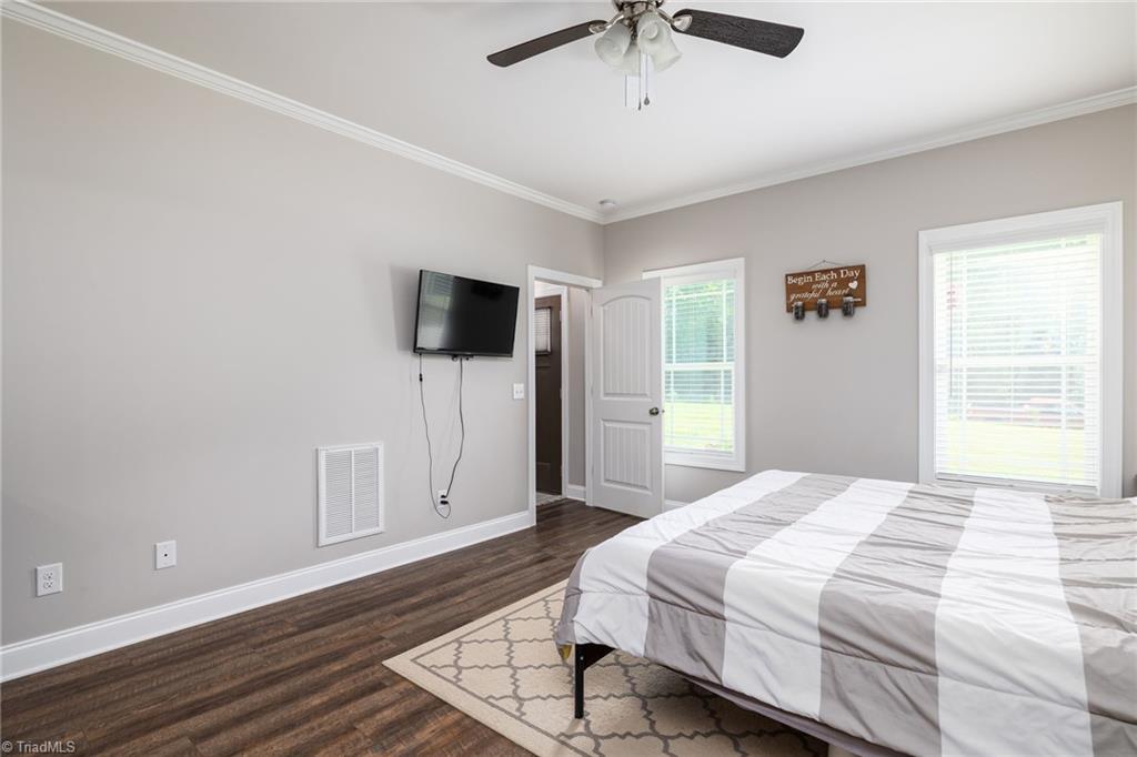 234 Black Farm Road Thomasville, NC 27360 - Photo 12 of 29