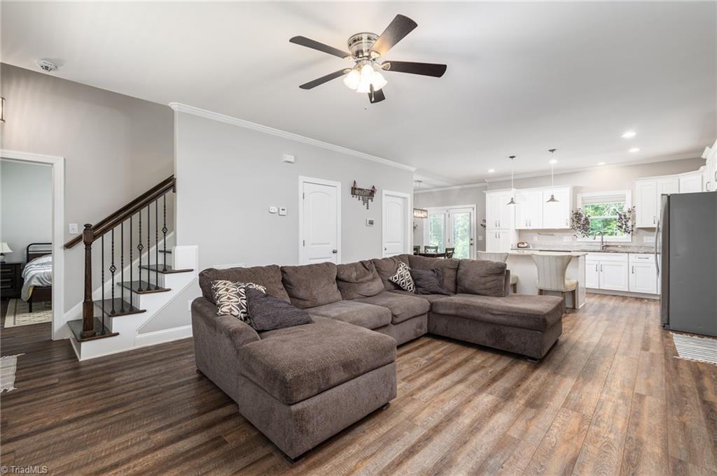 234 Black Farm Road Thomasville, NC 27360 - Photo 5 of 29