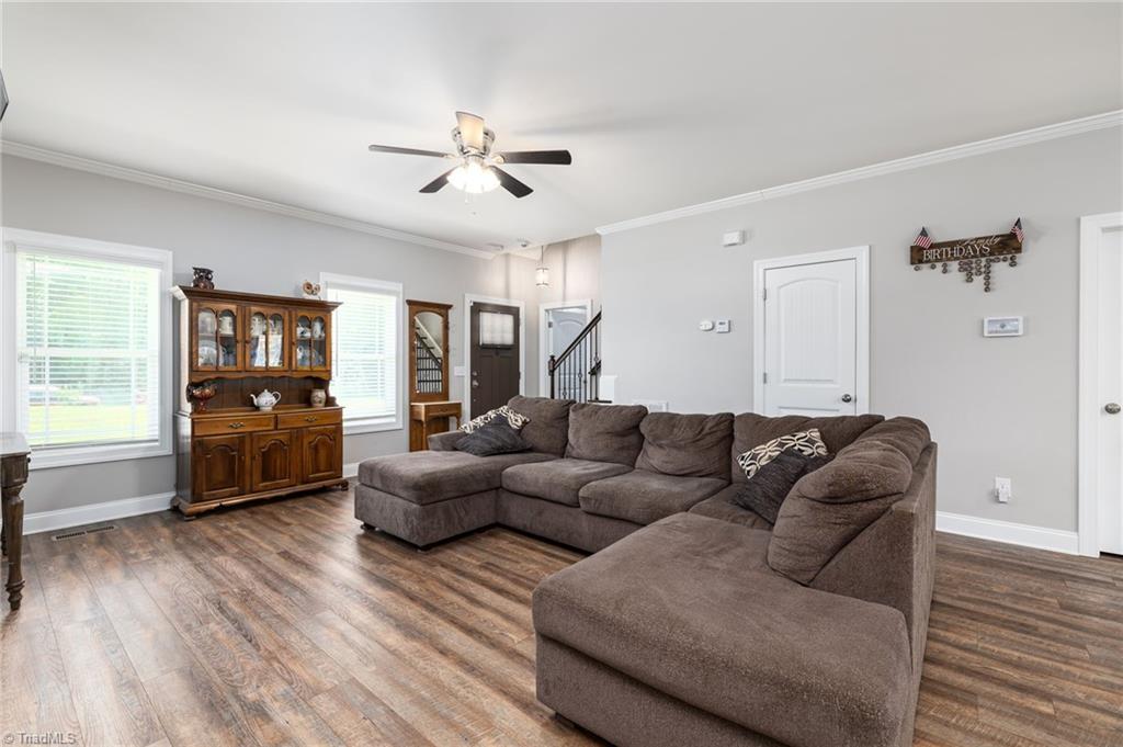 234 Black Farm Road Thomasville, NC 27360 - Photo 6 of 29