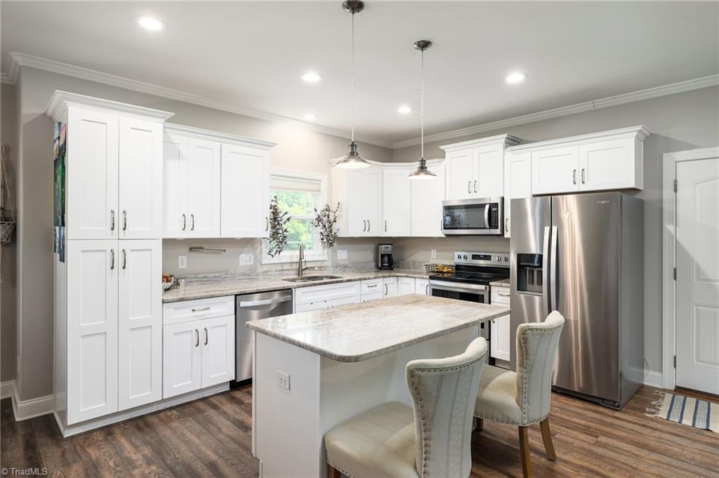 234 Black Farm Road Thomasville, NC 27360 - Photo 9 of 29