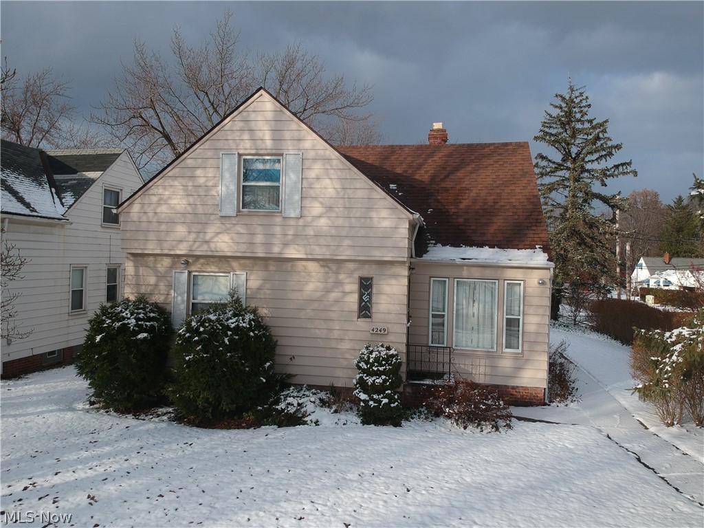 4249 Lambert Road Cleveland, OH 44121 - Photo 1 of 30