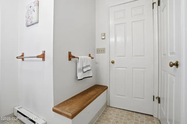 a view of backyard of the house