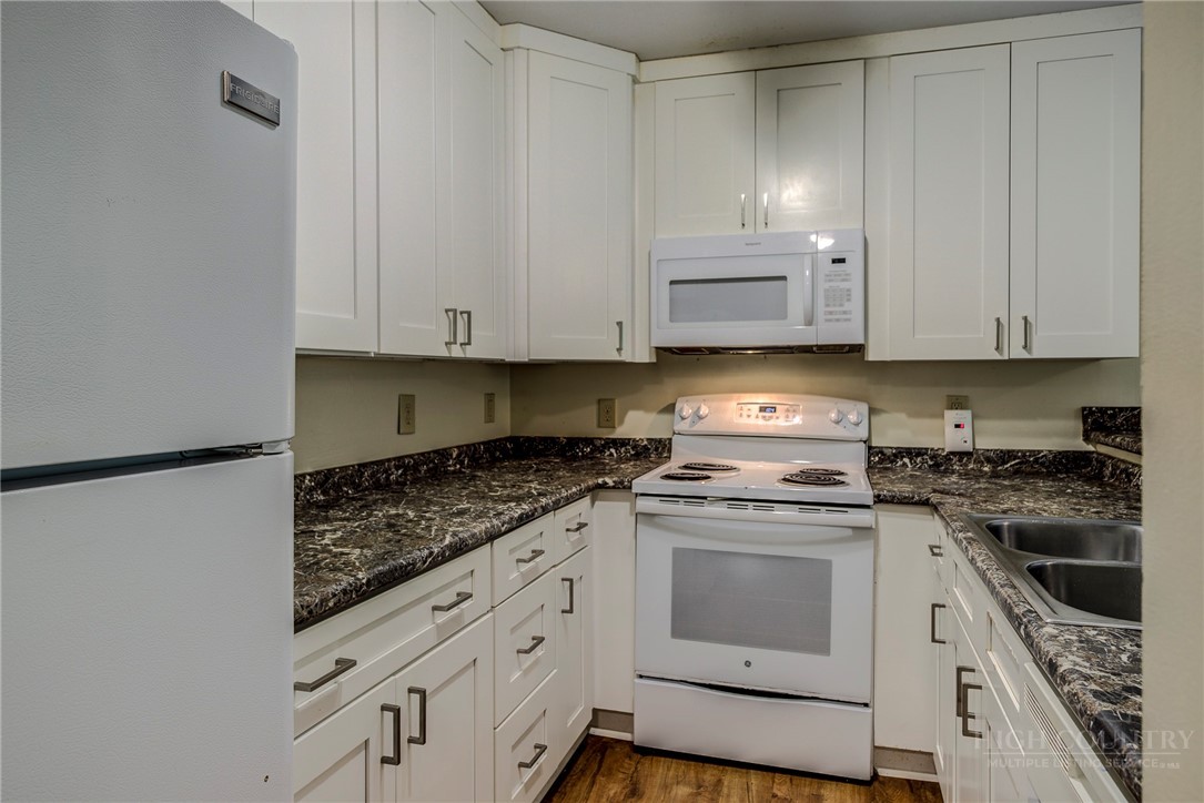 200 Pilgrims Way, Unit 21 Boone, NC 28607 - Photo 21 of 29