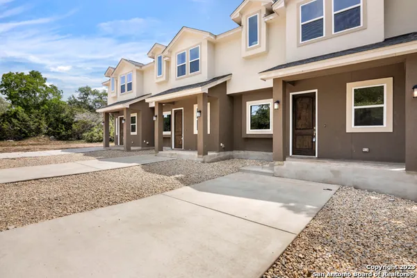 $1,540 | 529 Lone Shadow, Unit A, Spring Branch, TX 78070