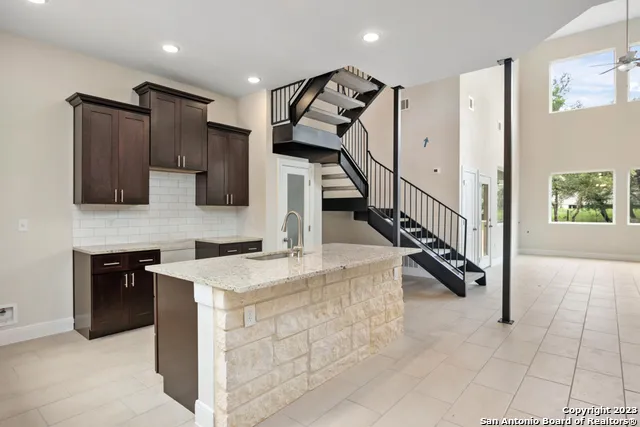 $1,525 | 529 Lone Shadow, Unit A, Spring Branch, TX 78070