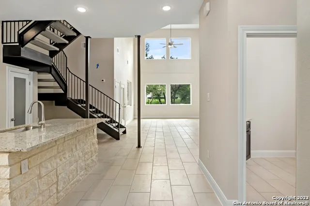 $1,525 | 529 Lone Shadow, Unit A, Spring Branch, TX 78070