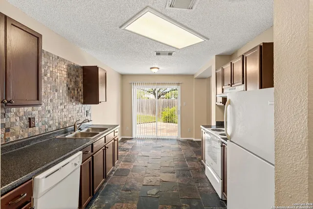 $1,845 | 7807 Clipper Pass, San Antonio, TX 78254