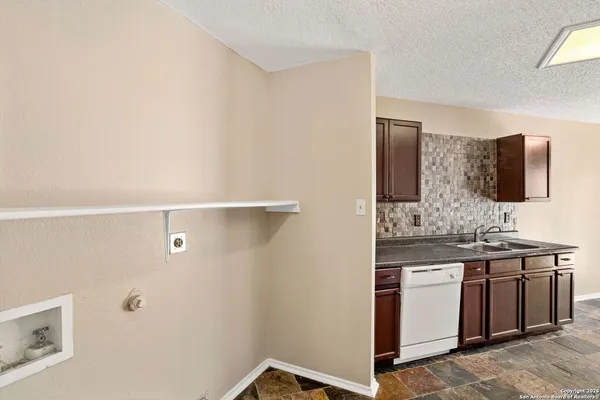 $1,700 | 7807 Clipper Pass, San Antonio, TX 78254