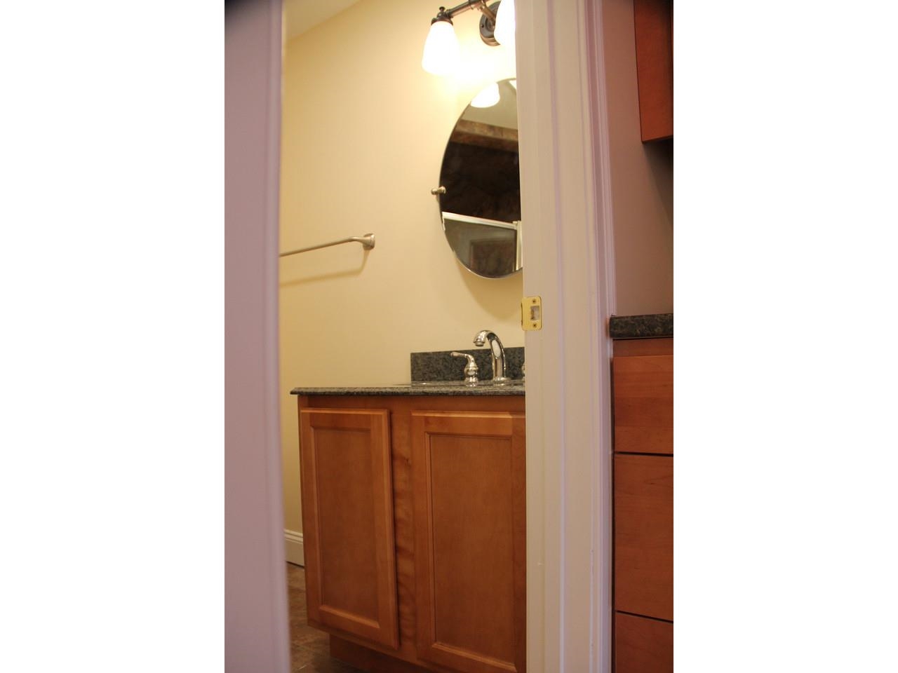 235 North Street Burlington, VT 05401 - Photo 11 of 31