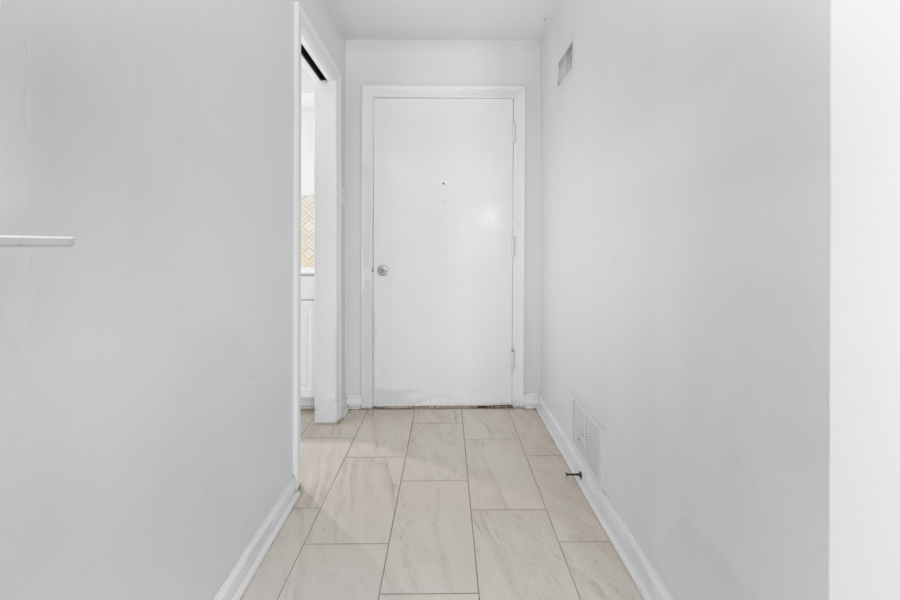 4985 Chickasaw Road Memphis, TN 38117 - Photo 5 of 30 a view of room