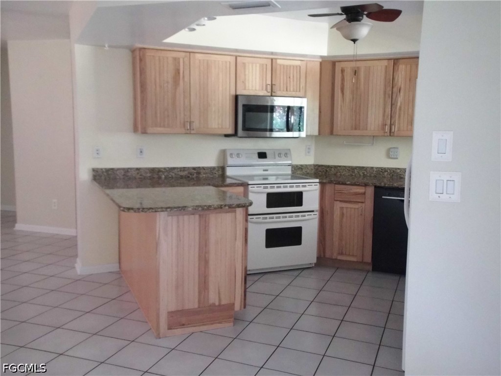 426 Hamilton Avenue Lehigh Acres, FL 33972 - Photo 8 of 18