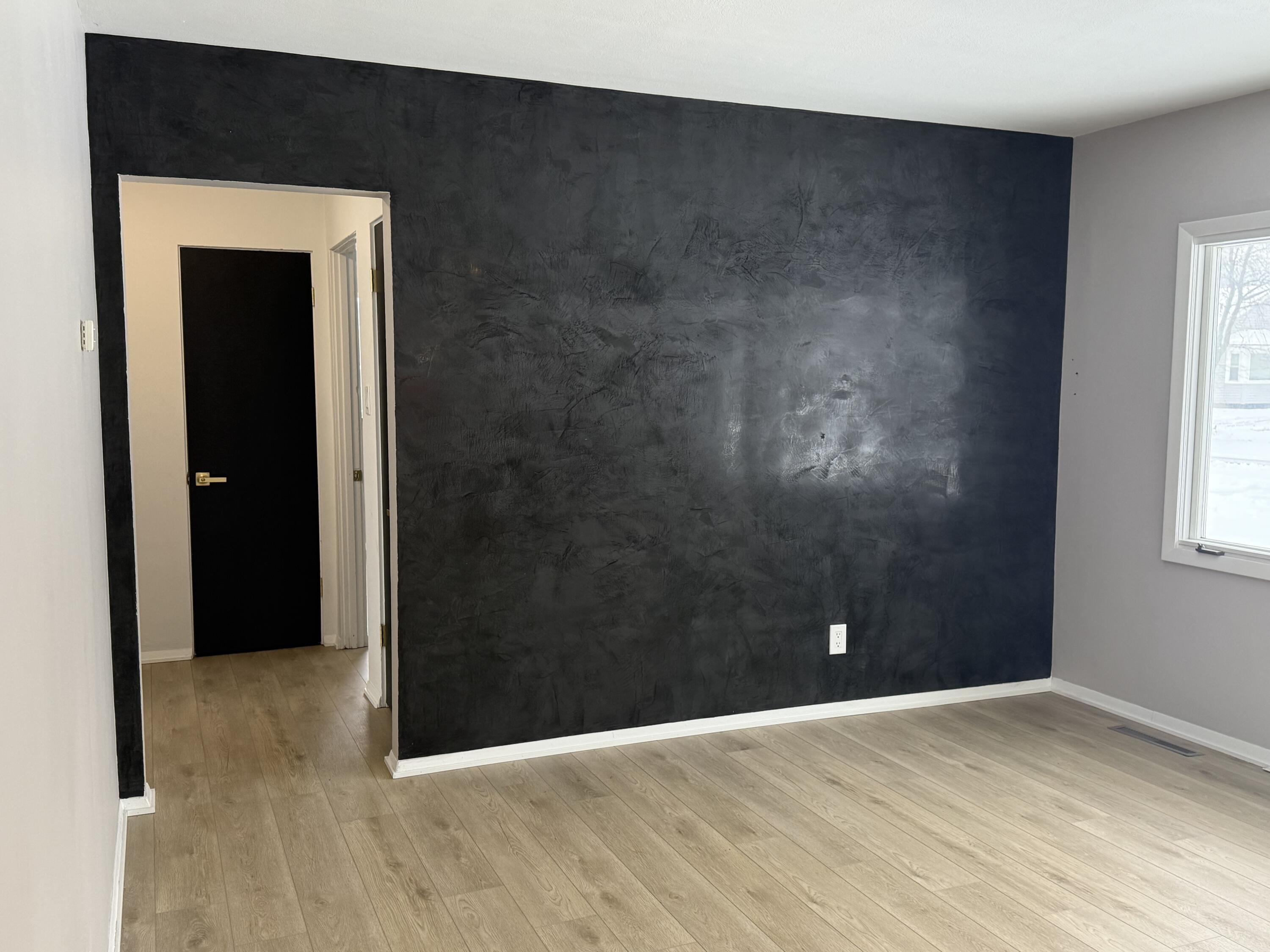 7008 Baring Avenue Hammond, IN 46324 - Photo 19 of 22 a view of an empty room with closet and a window