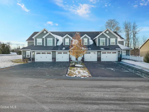 $380,000 | 25 Kasey Pass, Ballston Spa, NY 12020